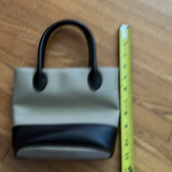 Liz Claiborne small canvas tan tote bag - Picture 7 of 8